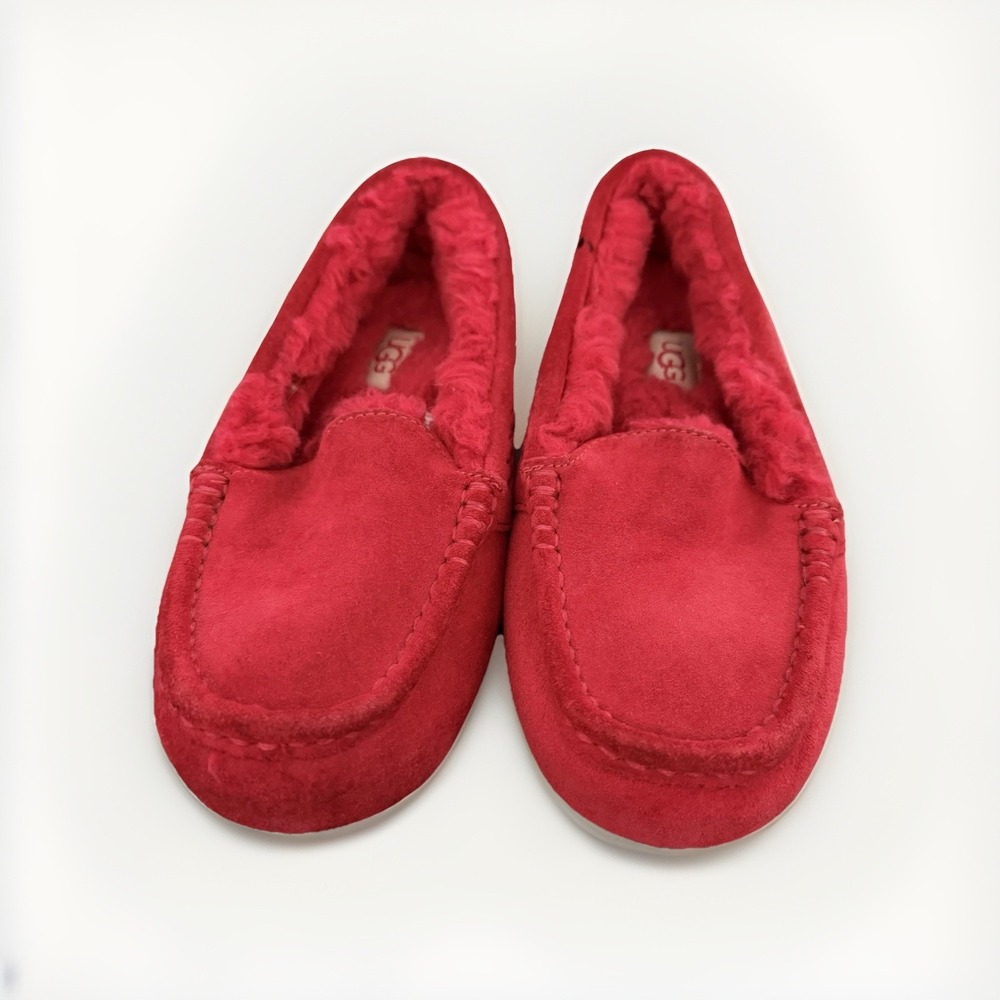 UGG Women's Cozy And Comfortable‎ Ansley slippers in red suede Size 5
